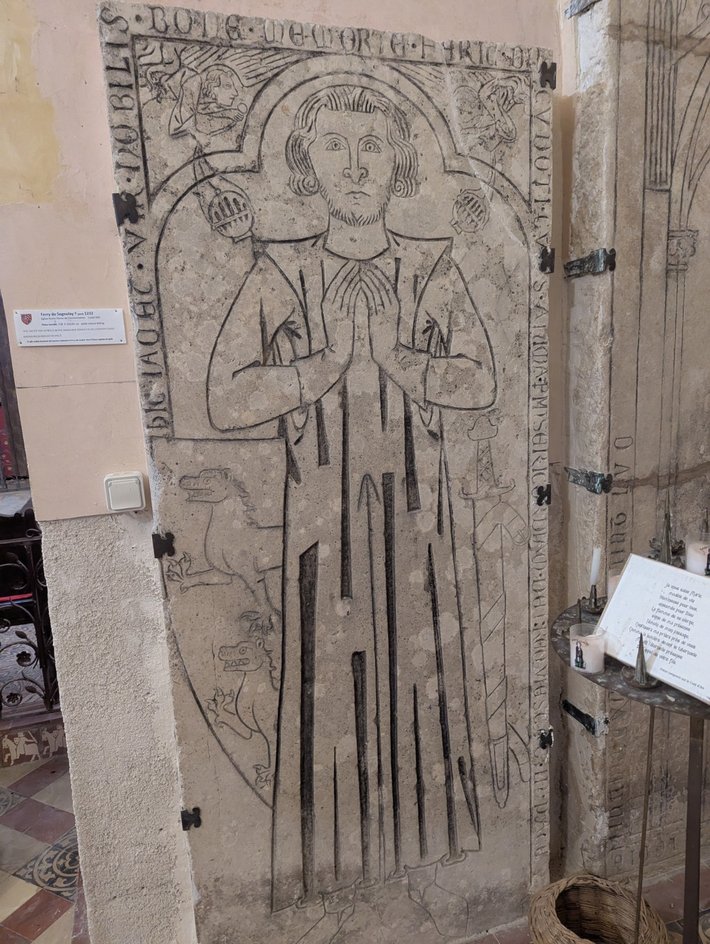 Gisant de Ferry de Seignelay, 1232